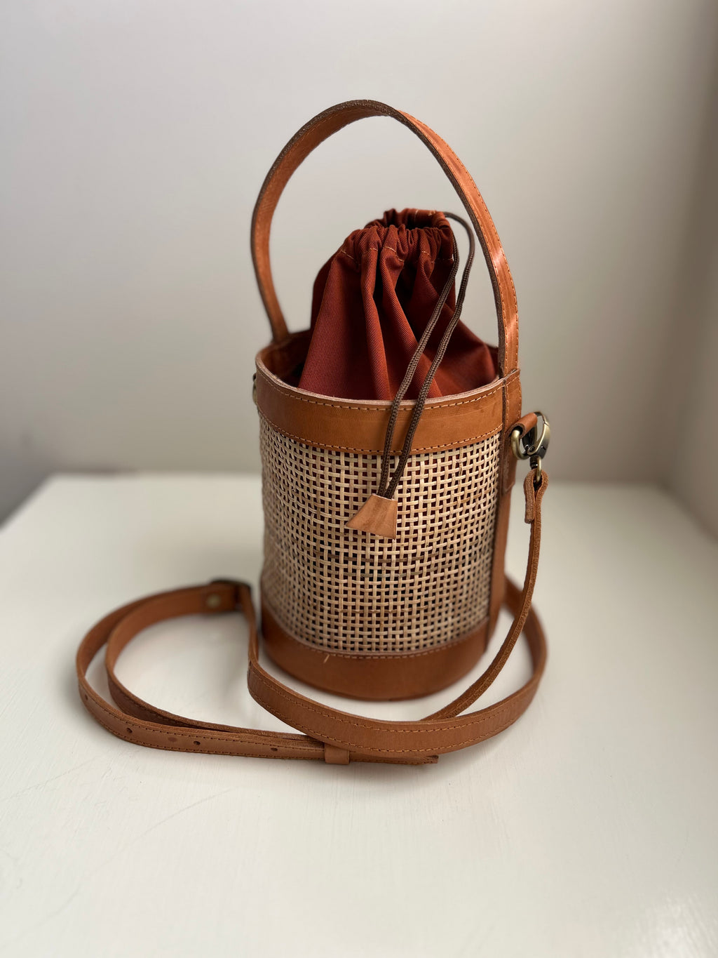 Imut Bucket Bag
